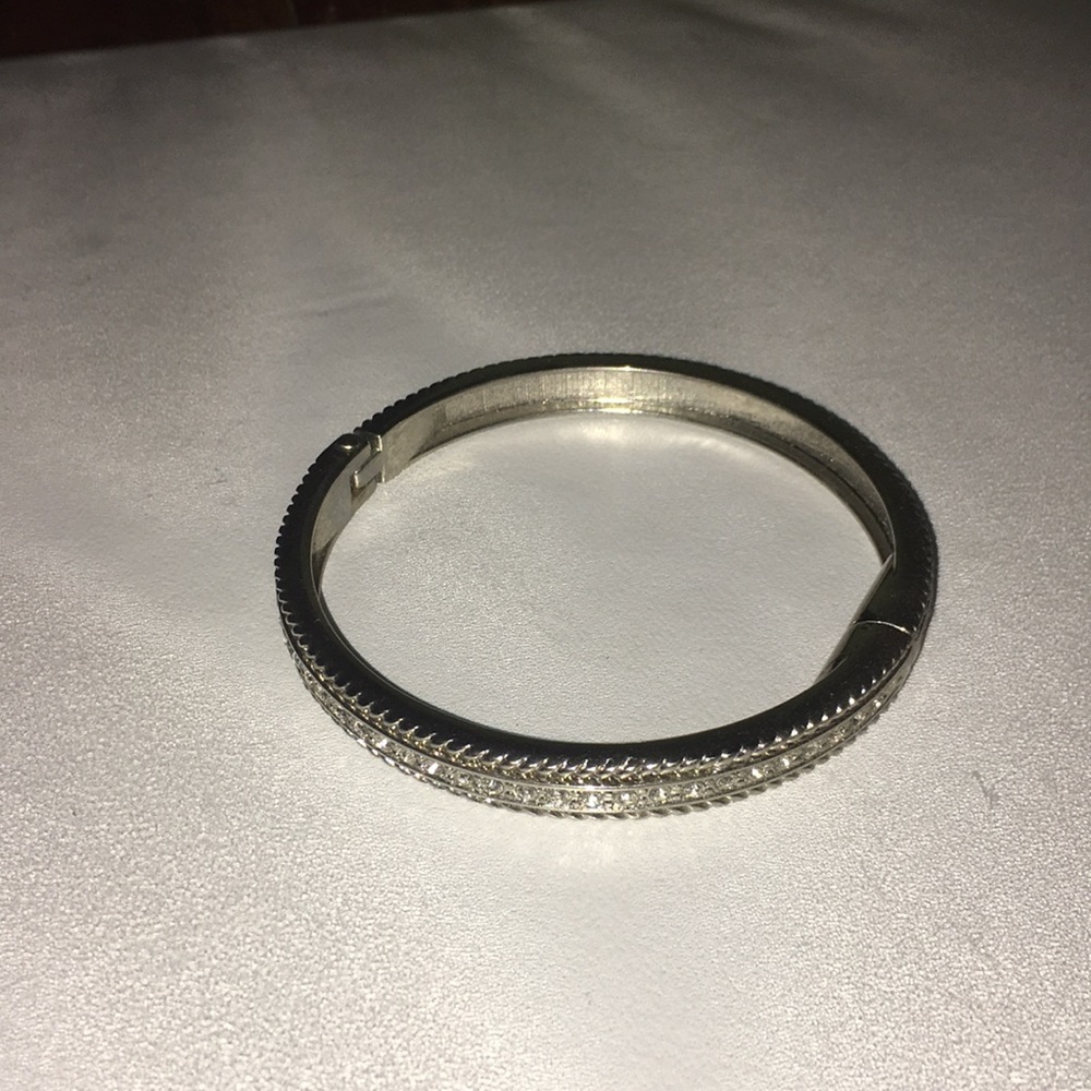 Shiny bracelet